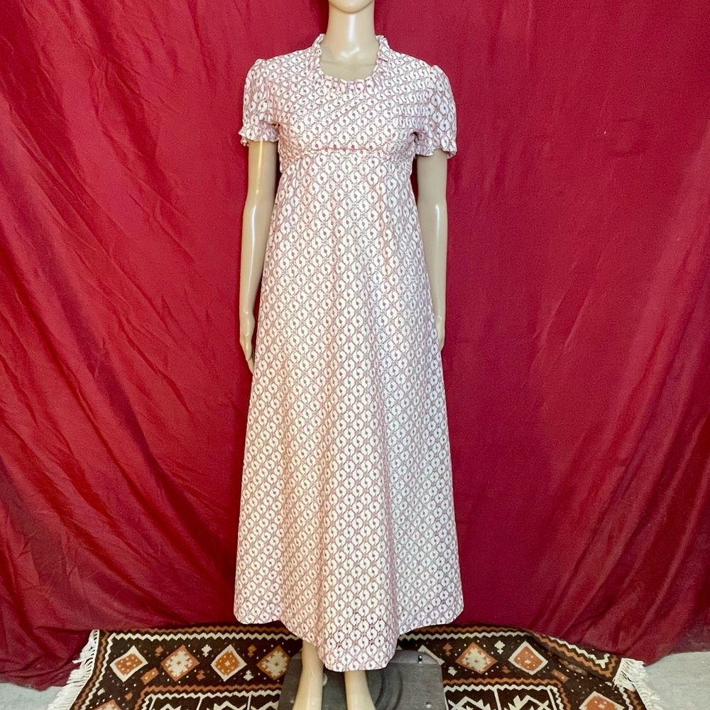 Vintage 1960’s Lace Eyelet Tie Back Dress With Velvet Vest Small - Picture 2 of 12